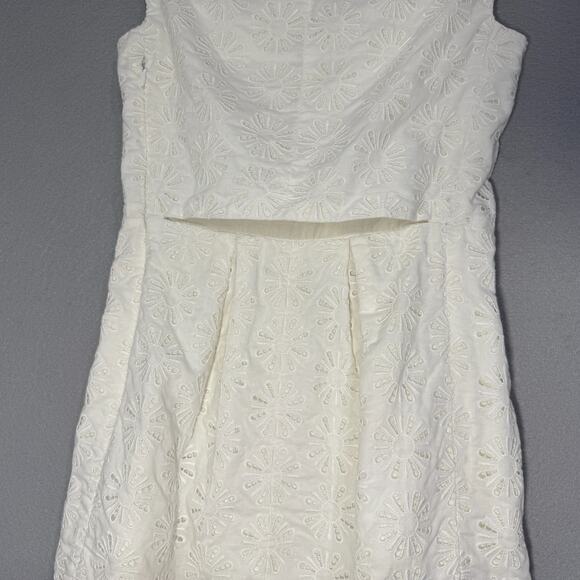 Diane Von Furstenberg Eyelet Embroidered Sheath Mini Dress Size 0 Pockets Luxury - Picture 4 of 11